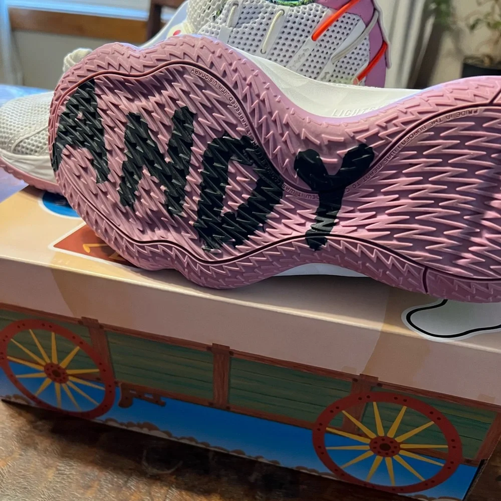 Adidas kids size 6 Toy Story basketball shoes - Picture 1 of 13